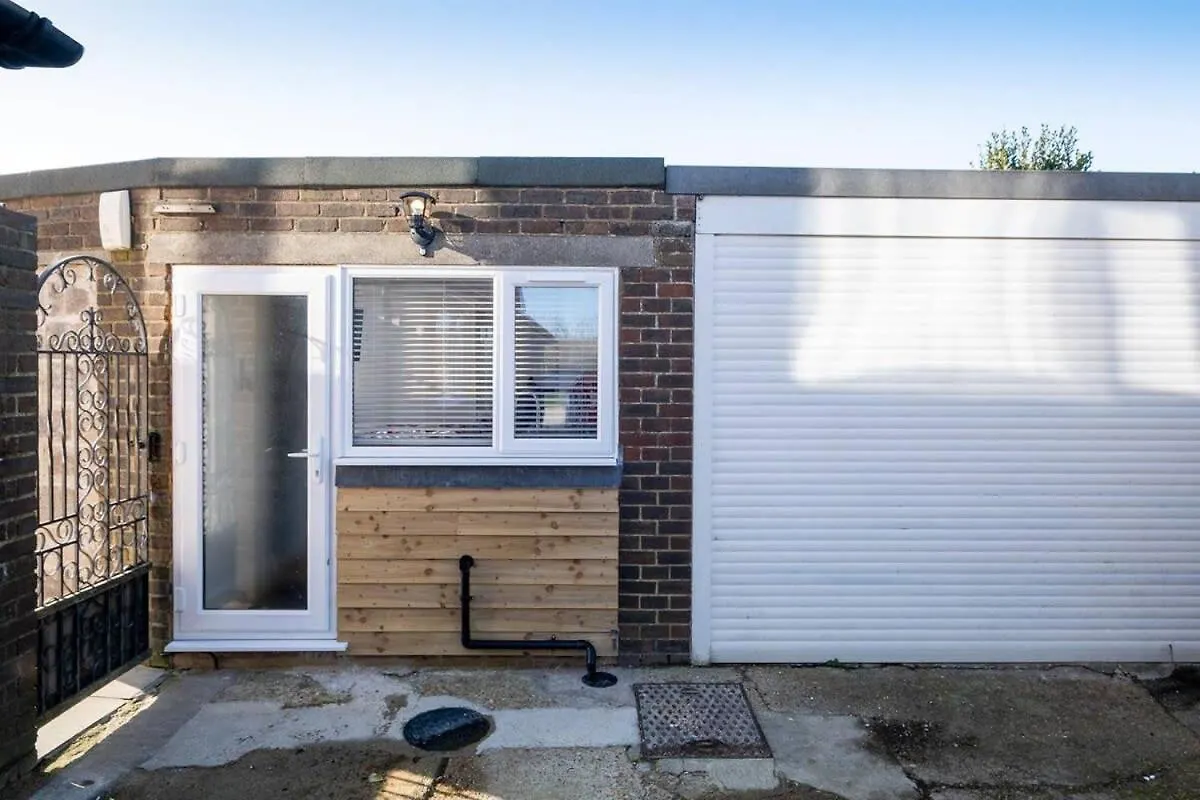 Apartment Host & Stay - Wilson Studio Brighton